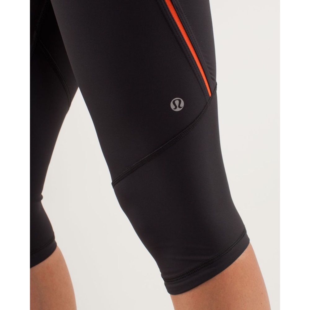 Lululemon Run: Excel Crop In Deep Coal | Size 6 - image 3